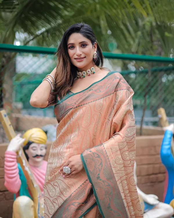 Pista_Green_Fabulous_Kanjivaram_Silk_Saree_With_Blouse_Piece_Attached